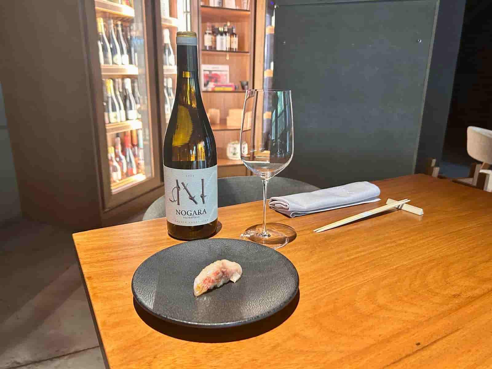 Maridaje Valtravieso: Nozomi Sushi Bar y Nogara 8 meses sobre lías de Valtravieso